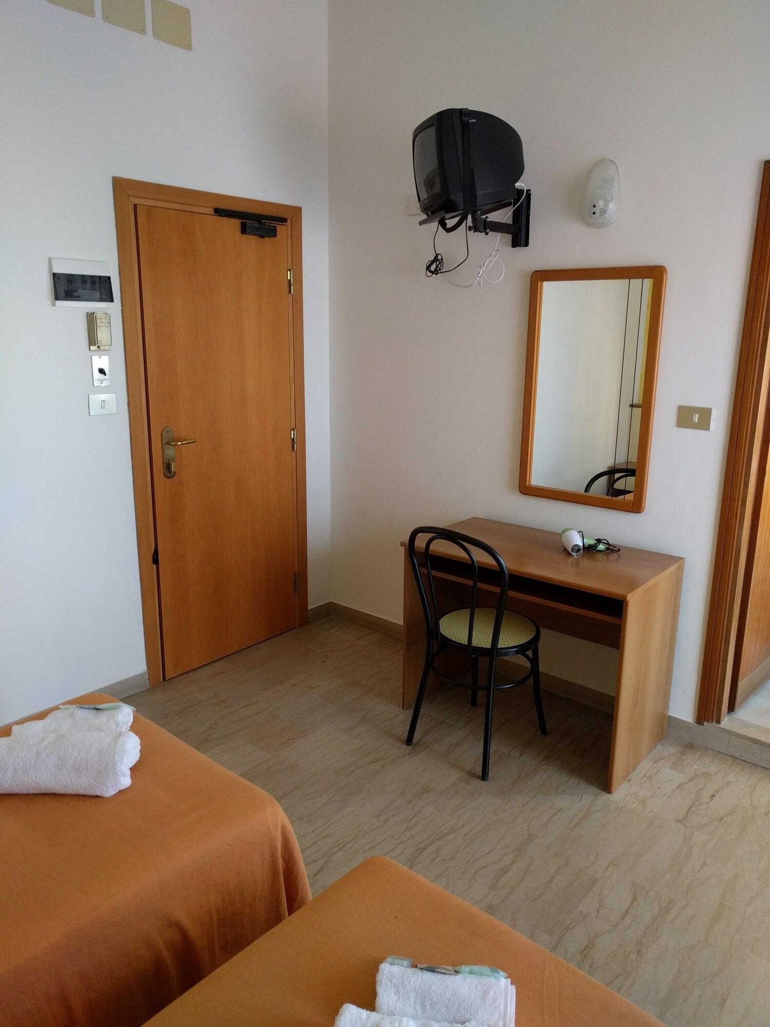 Hotel Arabesco Rimini Esterno foto