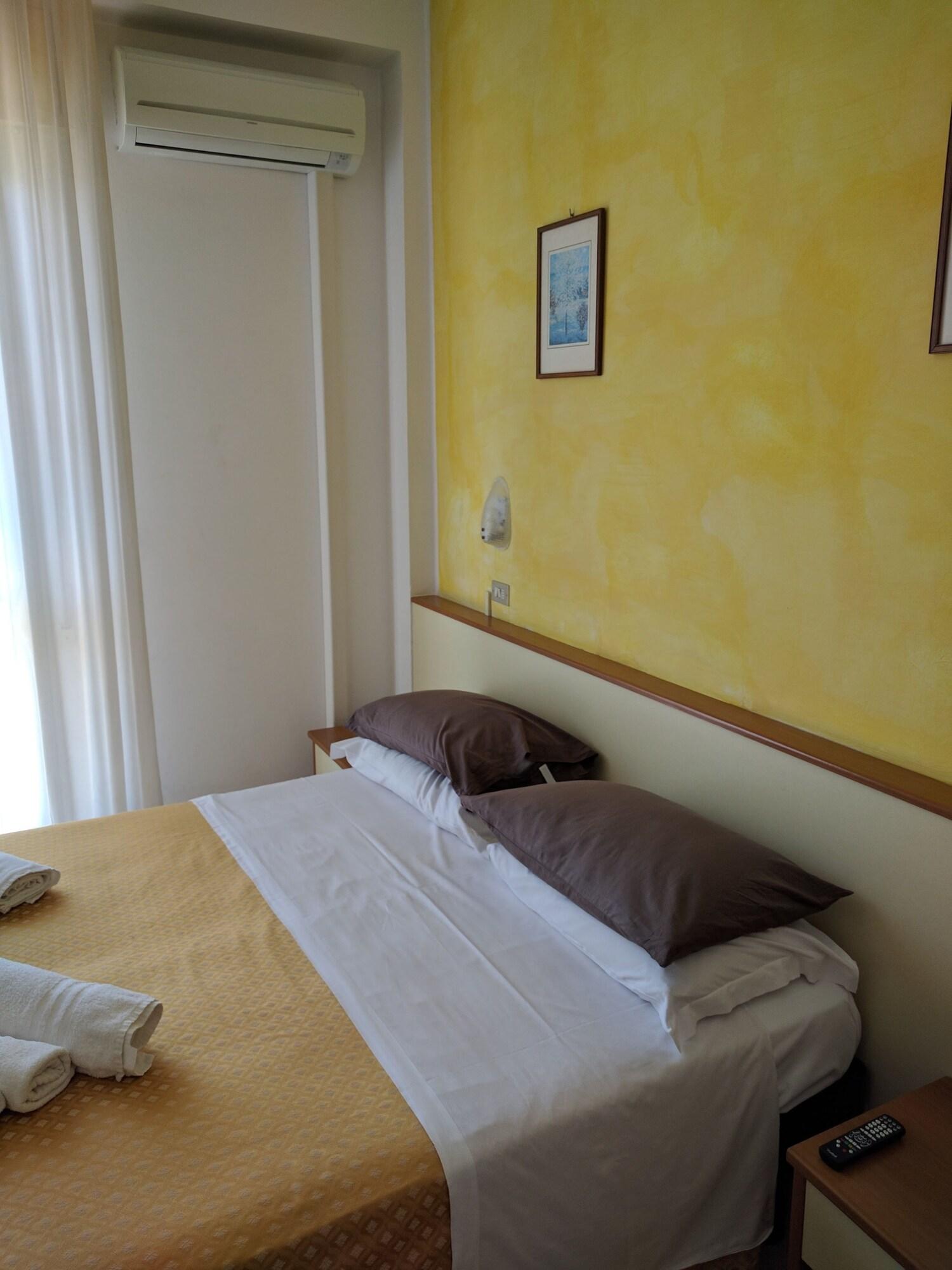 Hotel Arabesco Rimini Esterno foto
