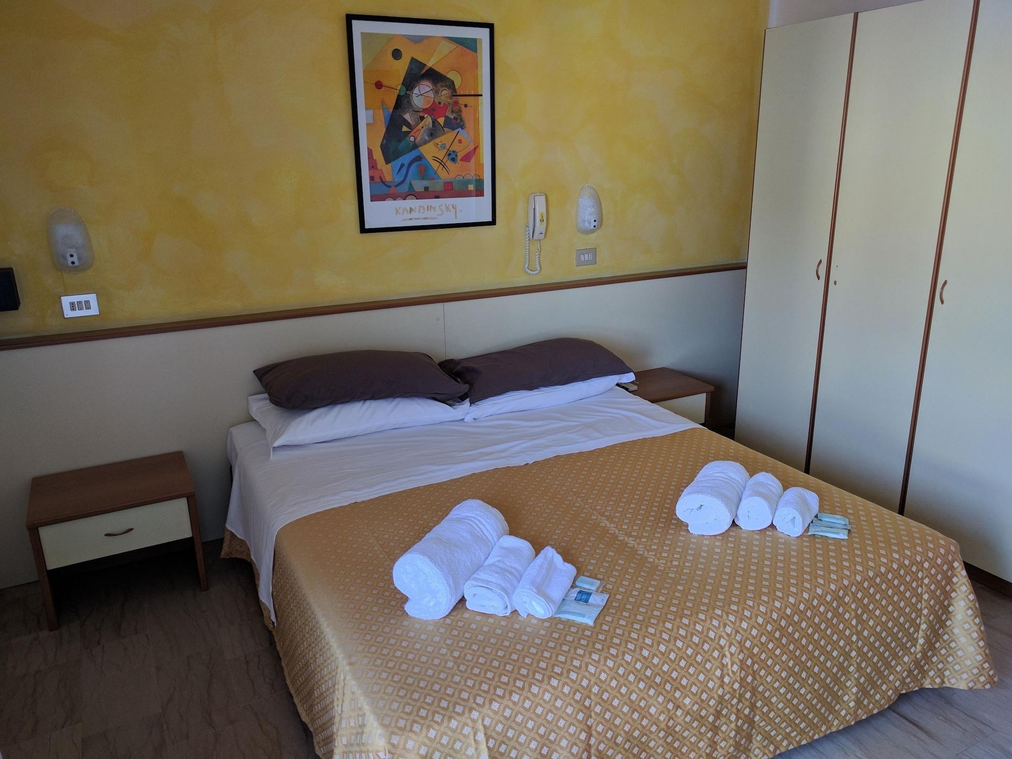 Hotel Arabesco Rimini Esterno foto